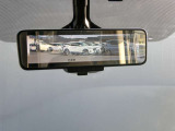 スマートルームミラー・後部座席に人が座っている時や、荷物が多い際でも後方確認がしやすいです。