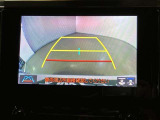 バックギアに入れて頂きますと、この様に後方が映し出されます!最終の確認はご自分の目と耳で必ず行ってください!安全第一で♪