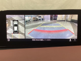 狭い場所での駐車やすれ違いなどでより的確な運転操作に役立つ360&deg;ビューモニターが装備されています。