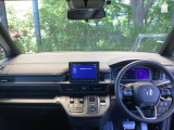 フロントガラスが大きく、ワイドな視界で運転もしやすくなるように、設計されています。