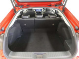 開口部の広いラゲージスペースは、荷物もラクラク積み込めます。