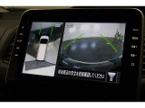 ★マルチビューカメラシステム★ギヤをRに入れるとナビの画面には上空から見下ろし感覚の映像がドライバーをアシスト★