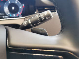 【パドルシフト】スポーツカーにある装備でステアリングから手を放すことなくシフトチェンジが可能な人気快適機能になります。