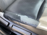 運転席シートの一部がはがれていますが使用には問題ありません。