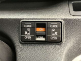 左右ともに大きくて便利なスライドドアを採用しています。両側ともに電動ドアは運転席からも開閉可能です。雨の日のお迎え、いち早く乗り込みたいお子様をタイミング良くドアを開けてスマートにお出迎え出来ます♪