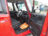 運転席はドライバーがリラックスして運転できるようになっています!ぜひ一度ご来店し座ってみてください!