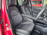 運転席は視認性や操作性を重視したつくりで、どなたでも扱いやすく快適にお乗りいただけます。清掃を行い、安心してご覧いただける状態で展示しております。