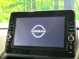 【純正ナビ】人気の純正ナビを装備しております。ナビの使いやすさはもちろん、オーディオ機能も充実!キャンプや旅行はもちろん、通勤や買い物など普段のドライブも楽しくなるはず♪