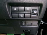 左側パワースライドドアスイッチ。運転席からも操作出来ます。