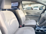運転席シート廻りは使用感も少なく、良好な状態となっています。前オーナー様が丁寧に使っていたことがよくわかりますね。