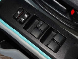 電動格納式ドアミラー・パワーウインドウを装備しています。