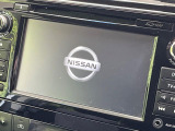 【メーカー純正ナビ】インテリアに溶け込むスタイリッシュな「専用設計」メーカーナビを装備♪視認性や操作性など基本性能にも優れ、より上質なカーライフをお楽しみいただけます。