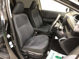 広々と周りを見渡せるので、運転中の視界確保も良好です!スリムな形状のフロントピラーと、取付位置を工夫したドアミラーにより、見えにくい部分の視界も確保されているので運転しやすいですよ♪