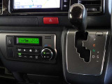 車内を快適に、オートエアコンを装備しています。