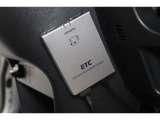 高速道路走行の料金所をノンストップで通過できるETCを装備!※ ETCカードのお申し込みも当社にお任せ下さい!