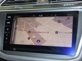 純正ナビゲーションシステム「ディスカバープロ」。車両を総合的に管理するインフォテイメントシステムです。