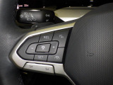 Travel Assist。設定した速度を上限に自動で加減速し、一定の車間距離,およ走行レーンを保つことでロングドライブの疲労を軽減します。