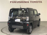 【まるごとクリーニング】シートを取り外し、車内を徹底洗浄。隅々まで丁寧に仕上げています。