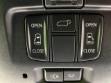 【両側パワースライドドア】スマートキーや運転席のスイッチで後席両側スライドドアの開閉が可能♪電動だから力を入れてドアを開ける必要が無く、小さなお子様でも簡単に開け閉めでき快適です♪