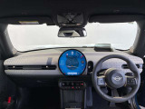 ★全国の正規ディーラーにて、対応可能な認定中古車保証付となります。アフターメンテナンスもお近くの正規ディーラーで可能でございます。遠方の方もご安心してお選びいただけます。