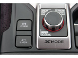 Xモード搭載。路面状況に応じてモードを選択するだけで、4輪の駆動力やブレーキなどを適切にコントロール。悪路からのスムーズな脱出をアシストします。