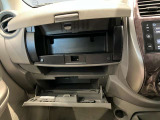 車検証入れになどにも使える便利な収納BOXあります。