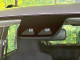 【スマートアシスト】走行中に前方の車両等を認識し、衝突しそうな時は警報とブレーキで衝突回避と被害軽減をアシスト。より安全にドライブをお楽しみいただけます。
