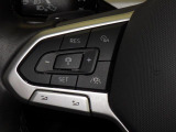 Travel Assist。設定した速度を上限に自動で加減速し、一定の車間距離,およ走行レーンを保つことでロングドライブの疲労を軽減します。