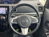 【純正革巻きステアリング】上質な革を使用することで、手にしっかり馴染みとても運転しやすいハンドルです♪