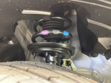 お車を安心してお乗りいただく為には、足回りの定期点検が欠かせません。サービスサポート(有償保証)では無料点検もご提供しており、安心のカーライフをお過ごしいただけるサポート体制が整っています。