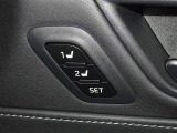 運転席のパワーシートは2名様分までメモリー機能付きです。