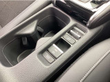最新の電子制御パーキングブレーキ装備!ブレーキホールド機能も装備していますので渋滞時の疲れが軽減されますよ!