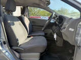 運転席シート廻りは使用感も少なく、良好な状態となっています。前オーナー様が丁寧に使っていたことがよくわかりますね。