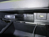 ■【ETC2.0車載器】高速道路の料金所もスムーズに通過できるETC。■USB充電ポート(タオプA)付き。
