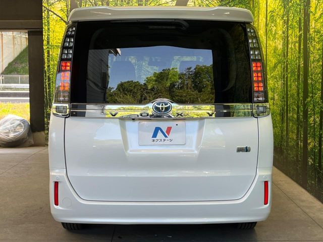 トヨタ ヴォクシー 1.8 ハイブリッド X の中古車詳細 (93,025km