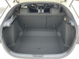 【トランク】積み込みやすくて、たっぷり積める荷室です。シートアレンジできるものは、乗車人数と荷物の量や大きさによってシートを動かすことができるので、より快適なドライブが可能です!
