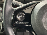 ステアリングにオーディオ操作スイッチが付いています。オーディオ画面に直接タッチしなくても操作が出来ますので、運転に集中できます。