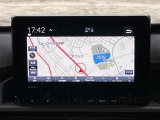 【純正ナビ】専用設計で車内の雰囲気にマッチ。ナビ利用時のマップ表示は見やすく、いつものドライブがグッと楽しくなります。