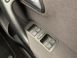 【パワーウインドウ】運転席のスイッチで、各席の窓ガラスの開閉ができます!あると便利ですよね!