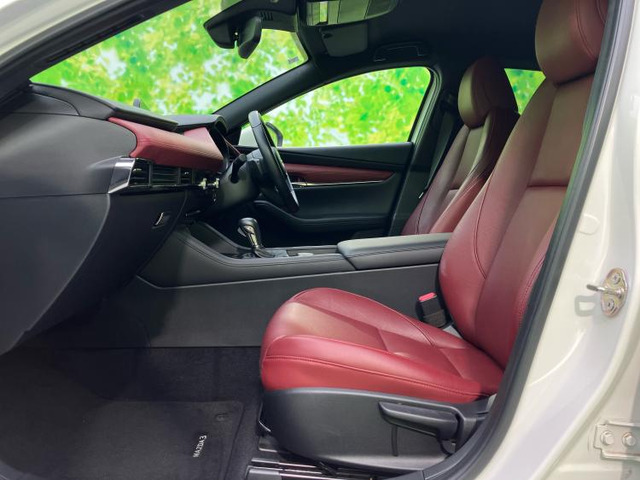 マツダ MAZDA3ファストバック 2.0 X バーガンディ セレクション の中古
