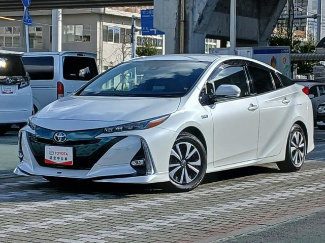 トヨタ プリウスPHV 