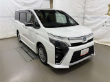 広々とした車内空間に優れた燃費性能。更にデザインも上質で人気のお車です!