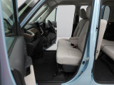 愛知ダイハツではお車をご購入頂いた後が本当のお付き合いのスタートだと思っています。 ですので定期点検や車検もお得なパックをご用意してお客様に頼りにされるダイハツディーラーを目指しています☆