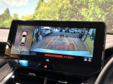 【パノラミックビューモニター】専用のカメラにより、上から見下ろしたような視点で360度クルマの周囲を確認することができます☆死角部分も確認しやすく、狭い場所での切り返しや駐車もスムーズに行えます。