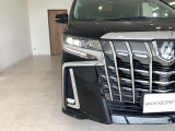 三眼LEDヘッドライト&シーケンシャルウィンカー(流れるウィンカー)&AHS(アダプティブ・ハイビーム・システム)・LEDフォグランプ付き!!