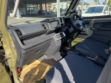 お車をお探しのお客様、ご購入までの流れや疑問点など一つ一つ丁寧にご説明させていただきます。 お客様にご納得頂ける一台を一緒にお探しいたしますので、当店へ是非どうぞ!