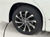 タイヤサイズは205/55R17!純正アルミホイール!残り溝は5ミリ程度です!