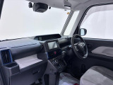 ダイハツのお店では、ダイハツ車を知り尽くしたプロフェッショナルが、専用の診断機器を使って各システムを点検しております。
