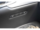 自動車保険について。正規ディーラーだけの特別なブランド保険にご加入いただけます。基本補償に加え3つの項目をカバーする「オリジナル補償」と、長期契約による安定した保険料で、さらなる安心と満足を提供します