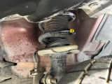 お車を安心してお乗りいただく為には、足回りの定期点検が欠かせません。サービスサポート(有償保証)では無料点検もご提供しており、安心のカーライフをお過ごしいただけるサポート体制が整っています。